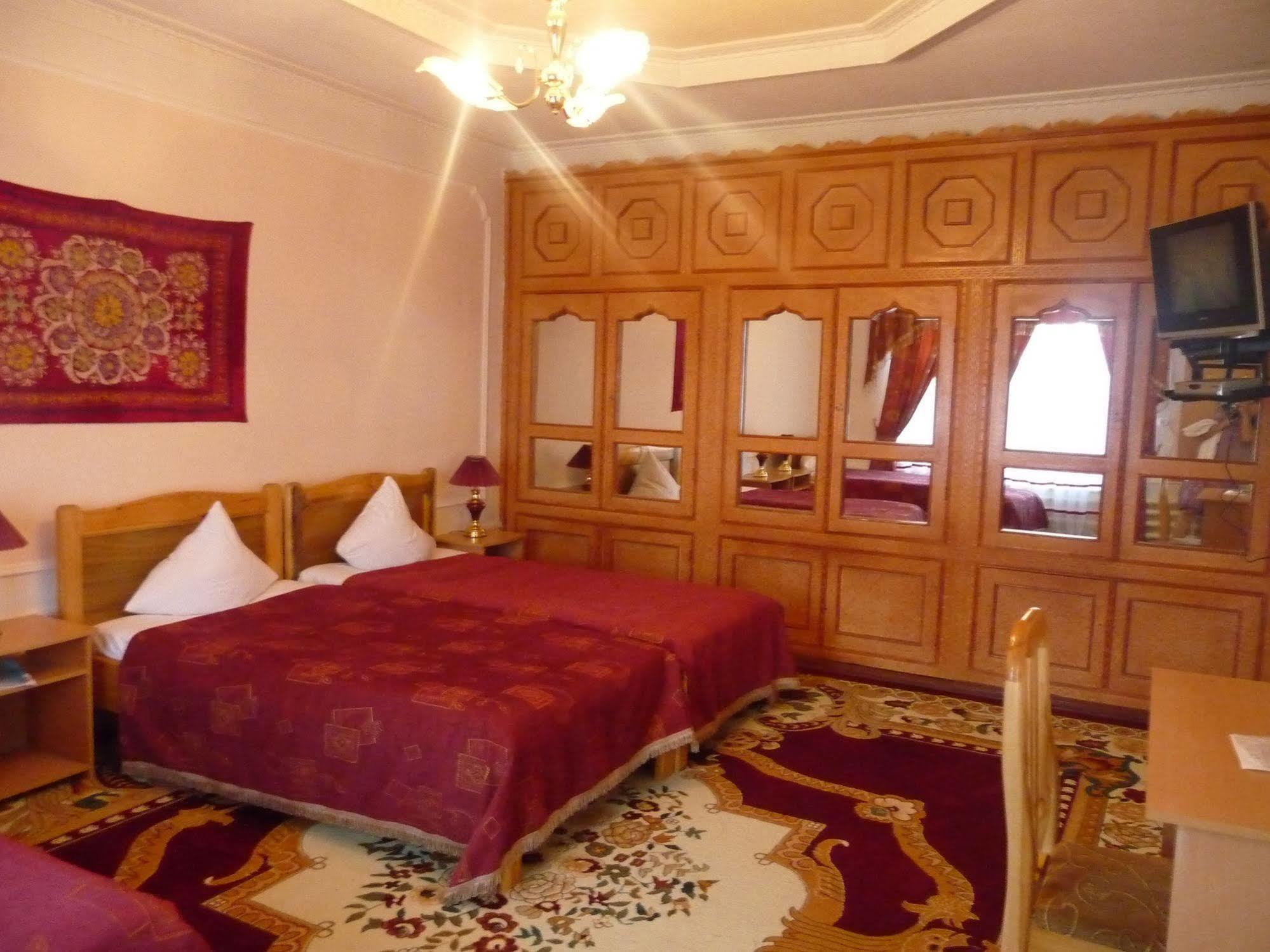 Guest House Marokand Самарканд Екстериор снимка